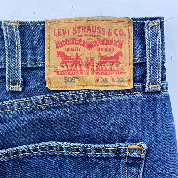 LEVI’S 505, ALMOST NEW, WAIST 38 LENGTH 30, BLUE COLOR, FRONT ZIPPER, 100%COTTON - Picture 7 of 13